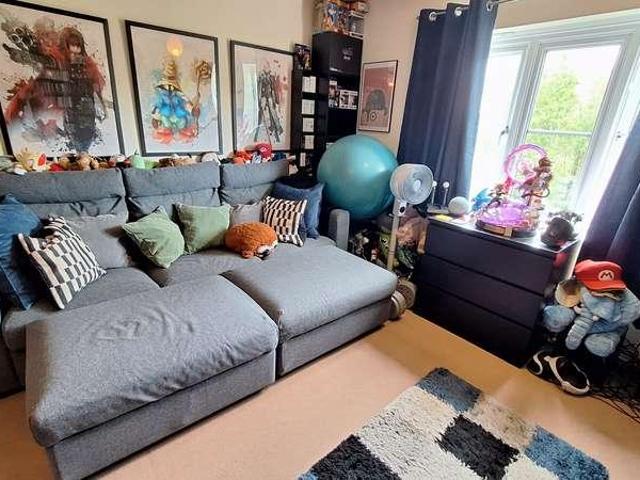 2 bed flat for sale