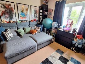 2 bed flat for sale
