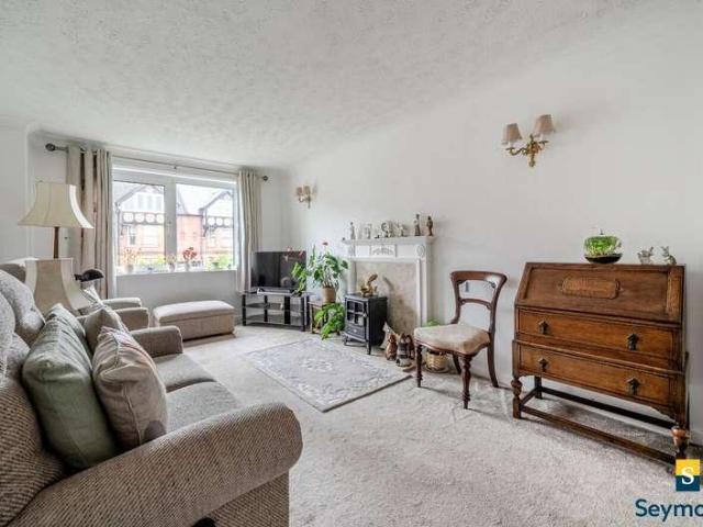 2 bed flat for sale