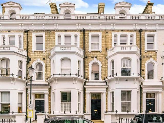 2 bed flat for sale