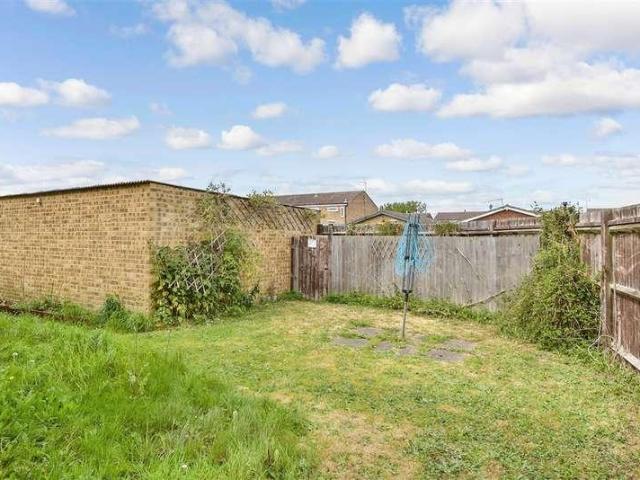 2 bed flat for sale