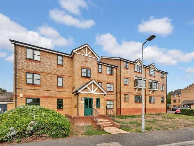 2 bed flat for sale