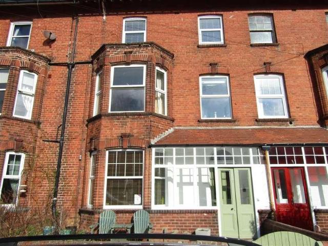 2 bed flat for sale
