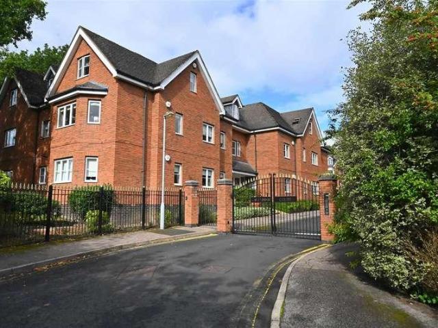 2 bed flat for sale