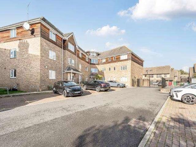 2 bed flat for sale