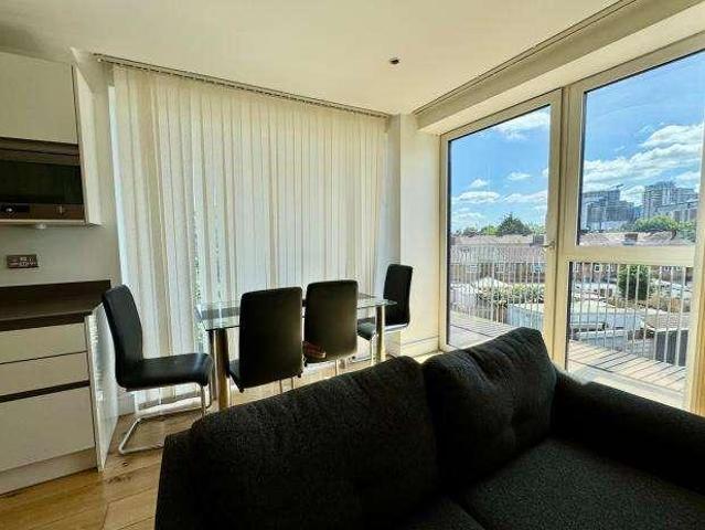 2 bed flat for sale