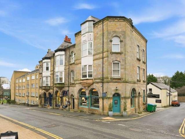 2 bed flat for sale