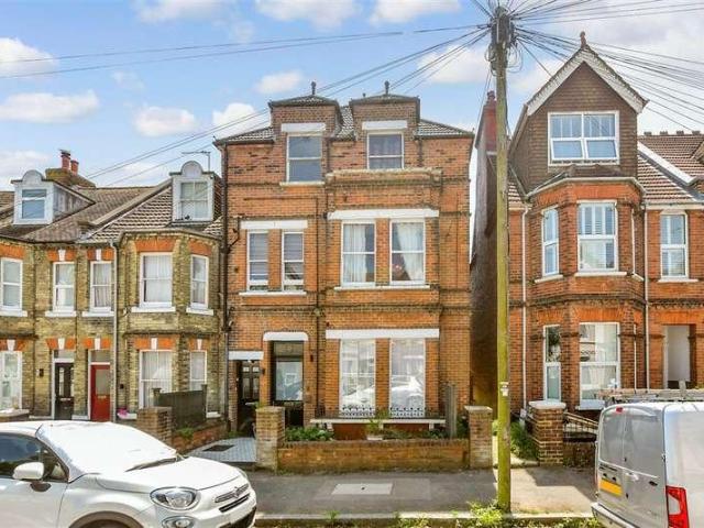 2 bed flat for sale