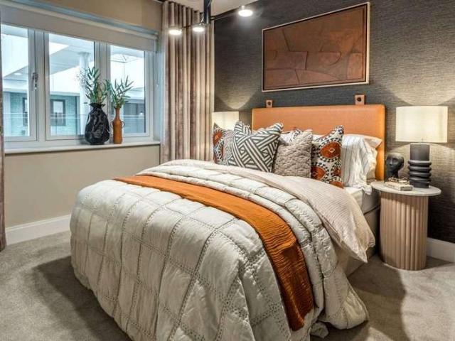 2 bed flat for sale