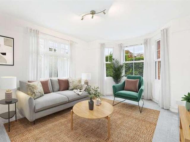 2 bed flat for sale