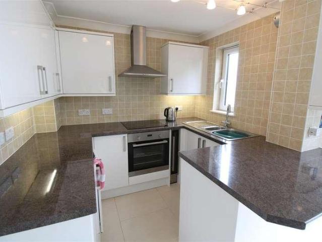 2 bed flat for sale