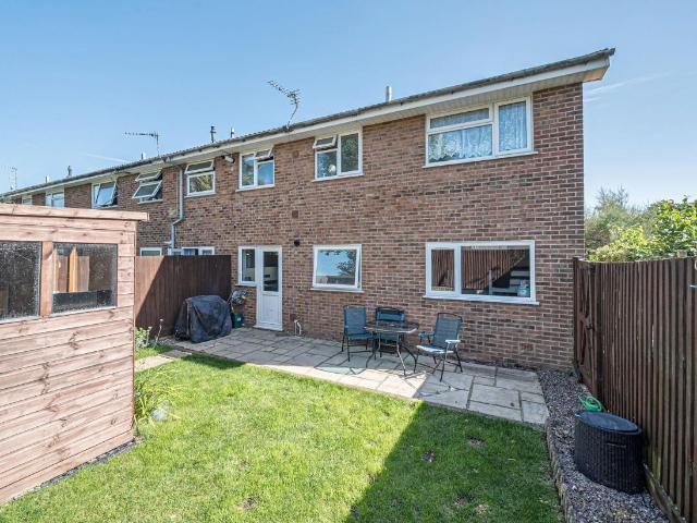 2 bed flat for sale