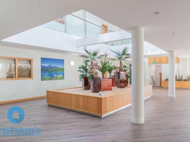 2 bed flat for sale