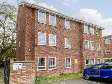 2 bed flat for sale