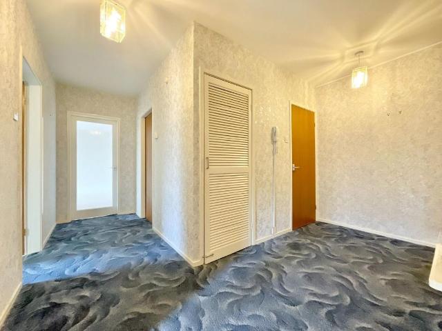 2 bed flat for sale