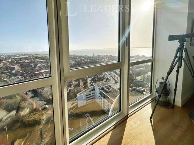 2 bed flat for sale