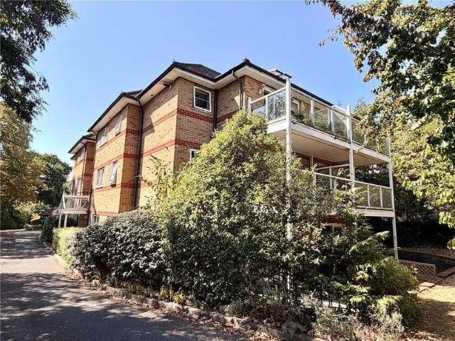 2 bed flat for sale