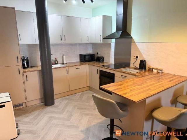 2 bed flat for sale