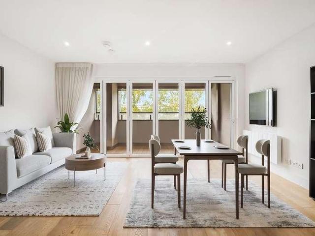 2 bed flat for sale