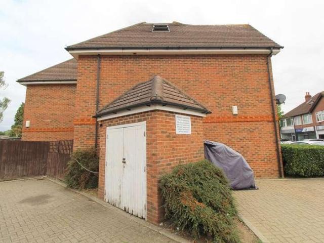 2 bed flat for sale