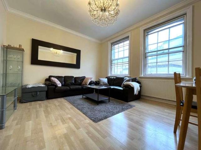 2 bed flat for sale