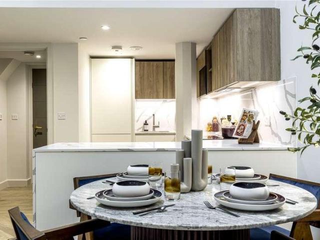 2 bed flat for sale