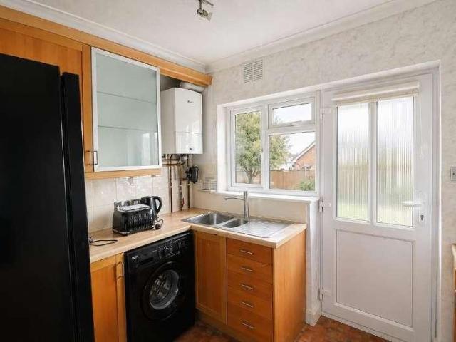 2 bed flat for sale