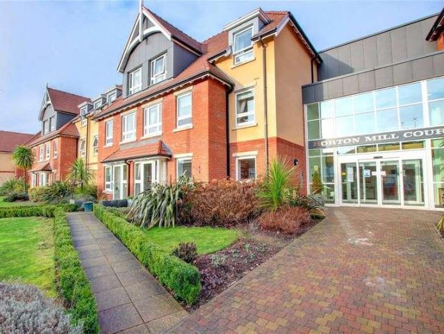 2 bed flat for sale