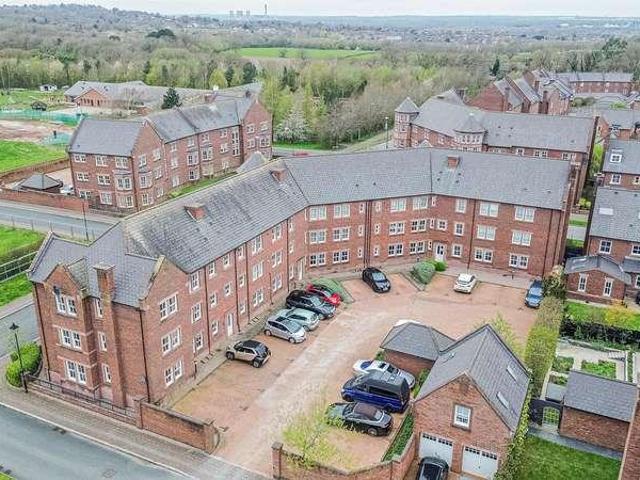 2 bed flat for sale