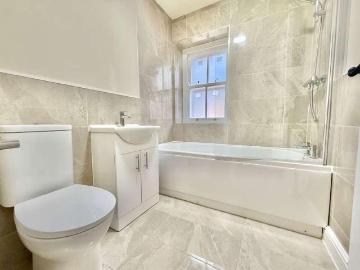 2 bed flat for sale