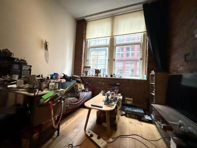 2 bed flat for sale
