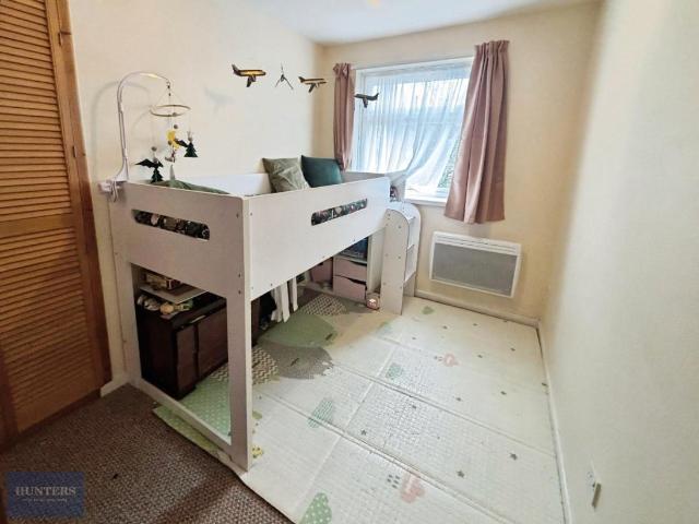 2 bed flat for sale