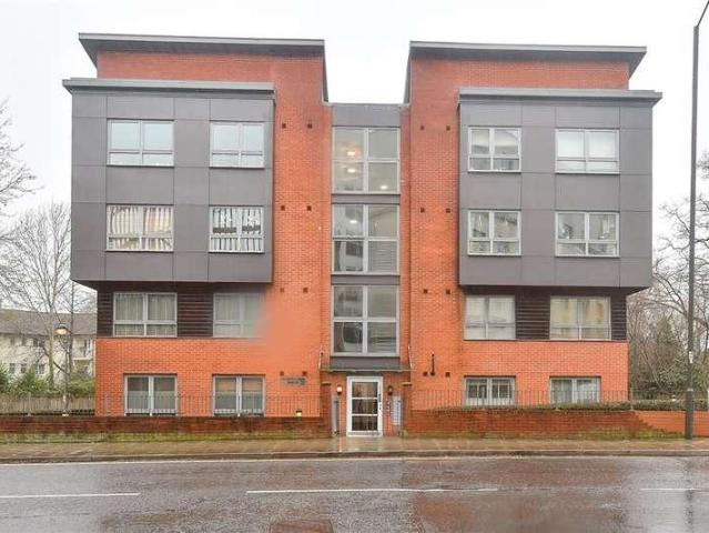 2 bed flat for sale