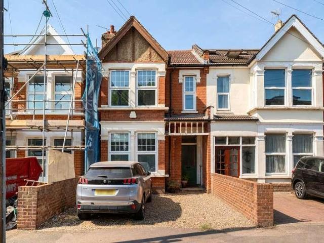 2 bed flat for sale