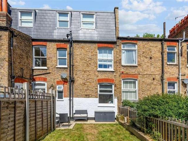 2 bed flat for sale