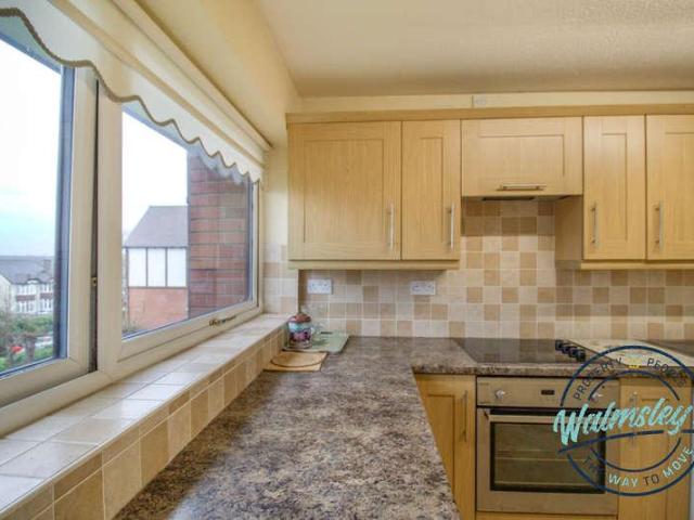 2 bed flat for sale