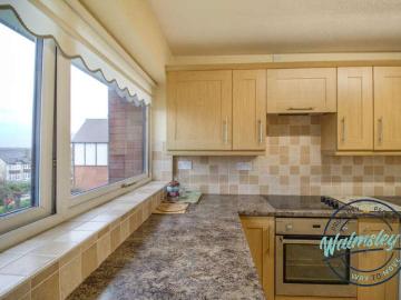 2 bed flat for sale