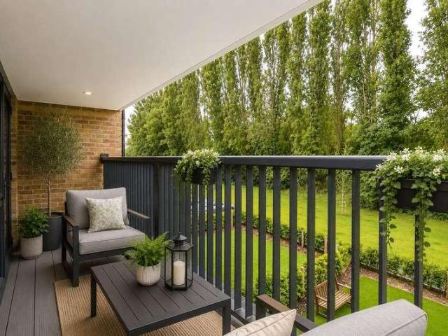 2 bed flat for sale
