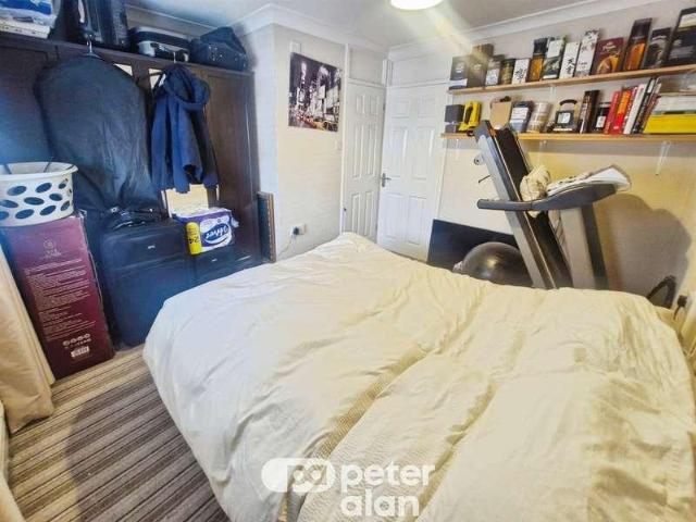 2 bed flat for sale