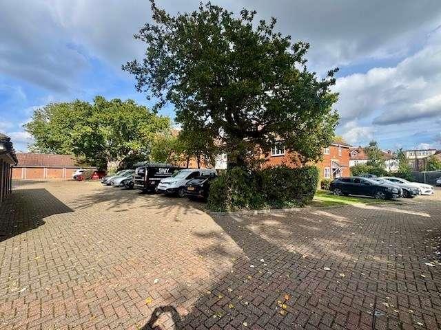 2 bed flat for sale
