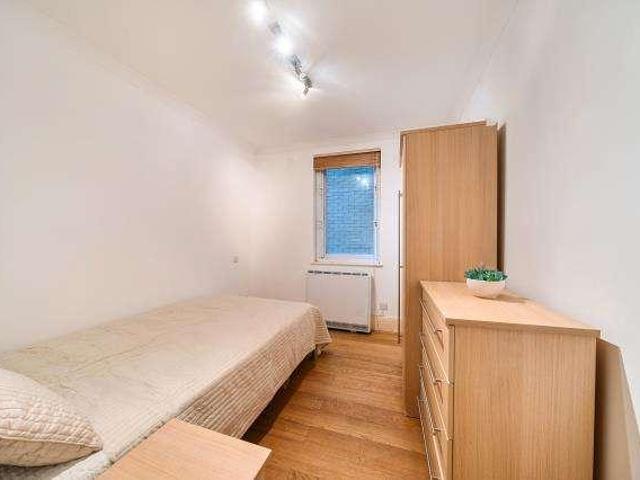 2 bed flat for sale