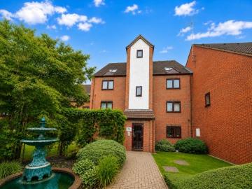 2 bed flat for sale
