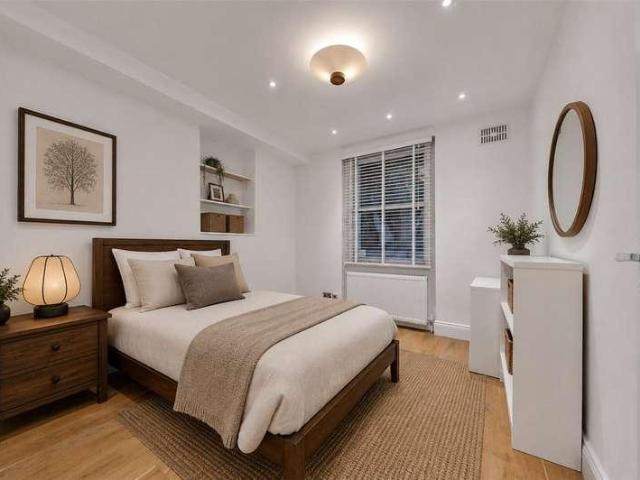 2 bed flat for sale