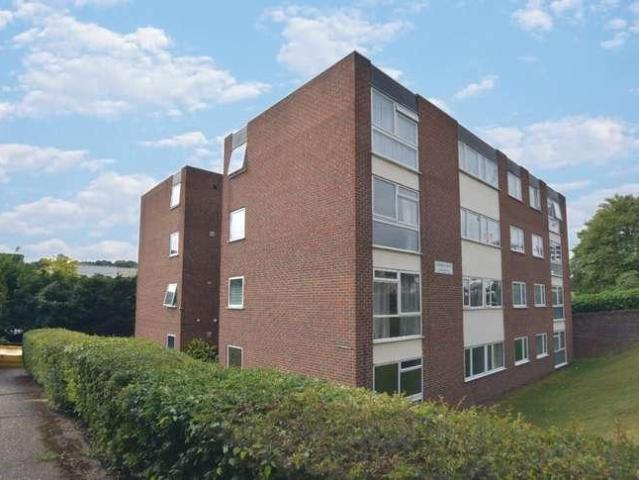 2 bed flat for sale