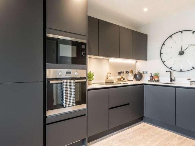 2 bed flat for sale