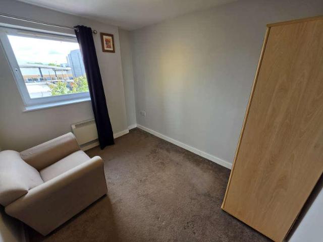 2 bed flat for sale