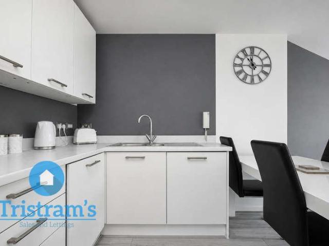 2 bed flat for sale