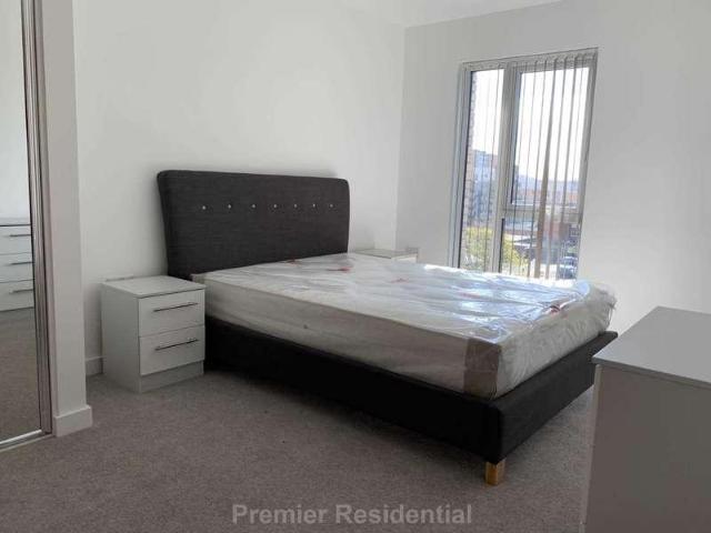 2 bed flat for sale