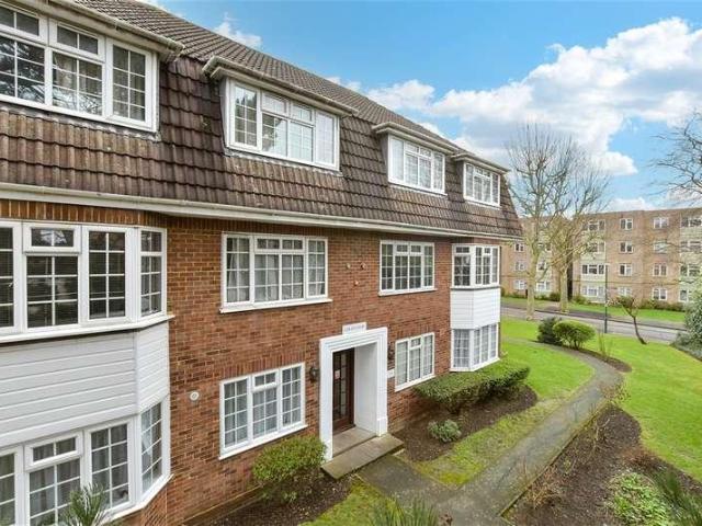 2 bed flat for sale