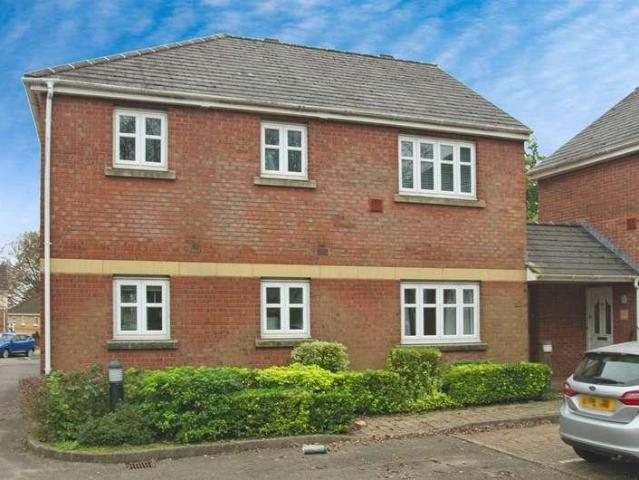 2 bed flat for sale